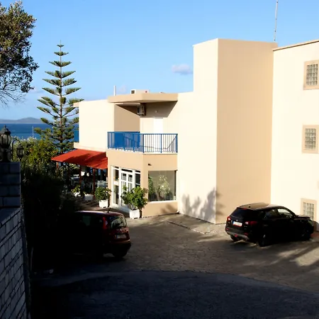 Golden Sun Hotell Finikounta