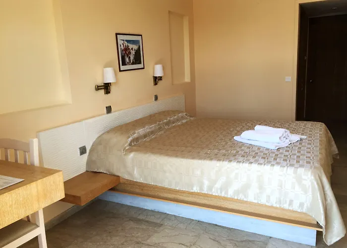 Hotell Golden Sun Finikounta