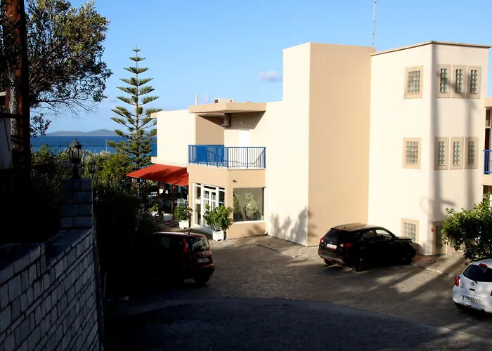 Golden Sun Hotell Finikounta